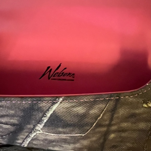 NWOT Webers Camoleather Mossy Oak/pink womens wallet. - Picture 4 of 9